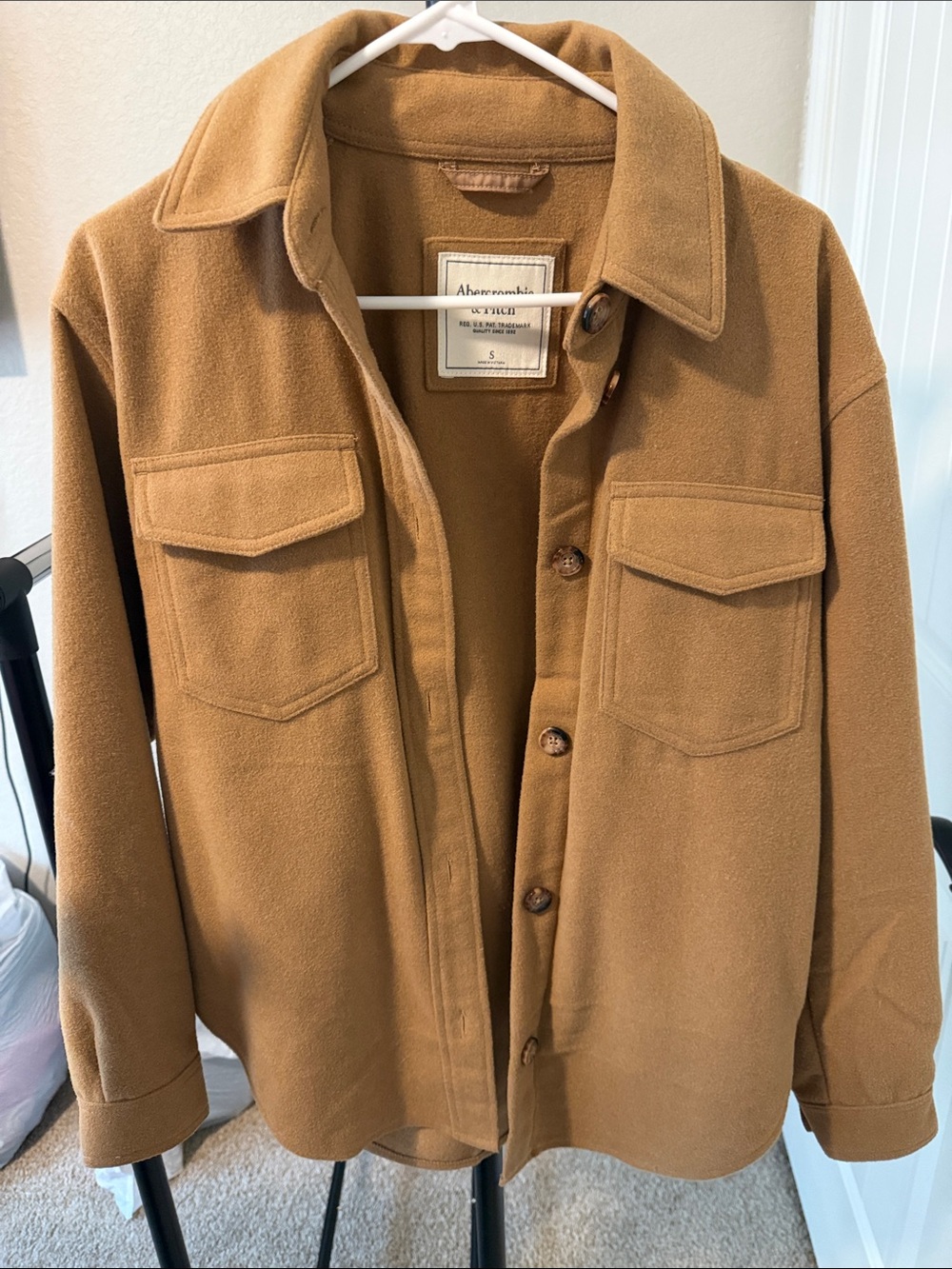 Abercrombie & Fitch Women’s Camel Tan Button-Front Shirt Jacket
